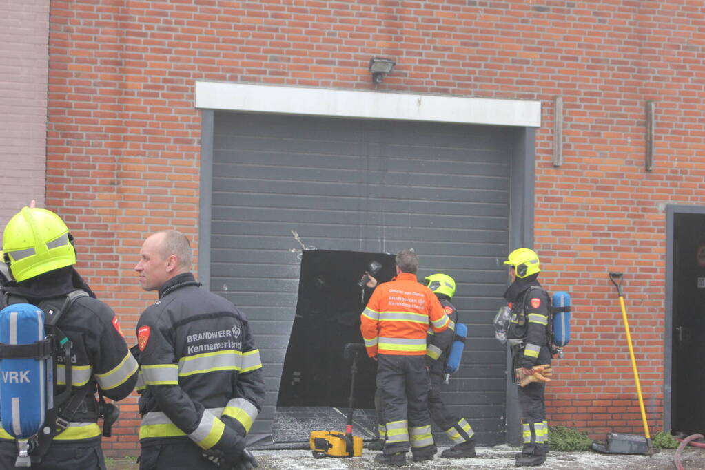 Zeer grote brand in bedrijfspand