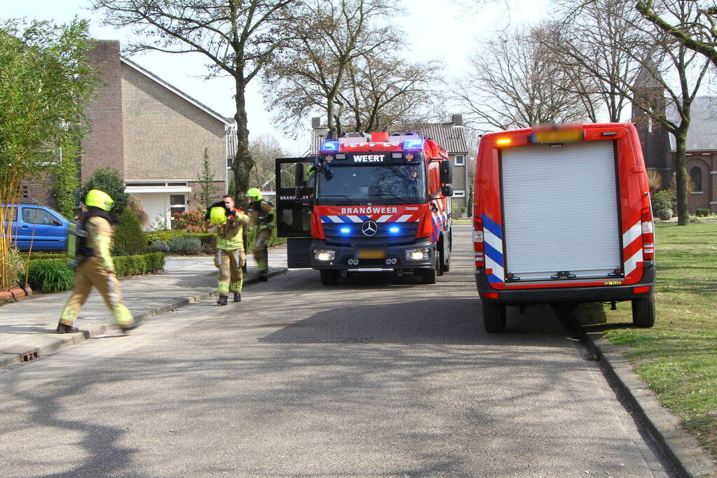 Brandweer doet onderzoek naar gaslucht