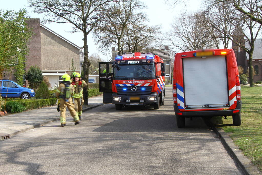 Brandweer doet onderzoek naar gaslucht
