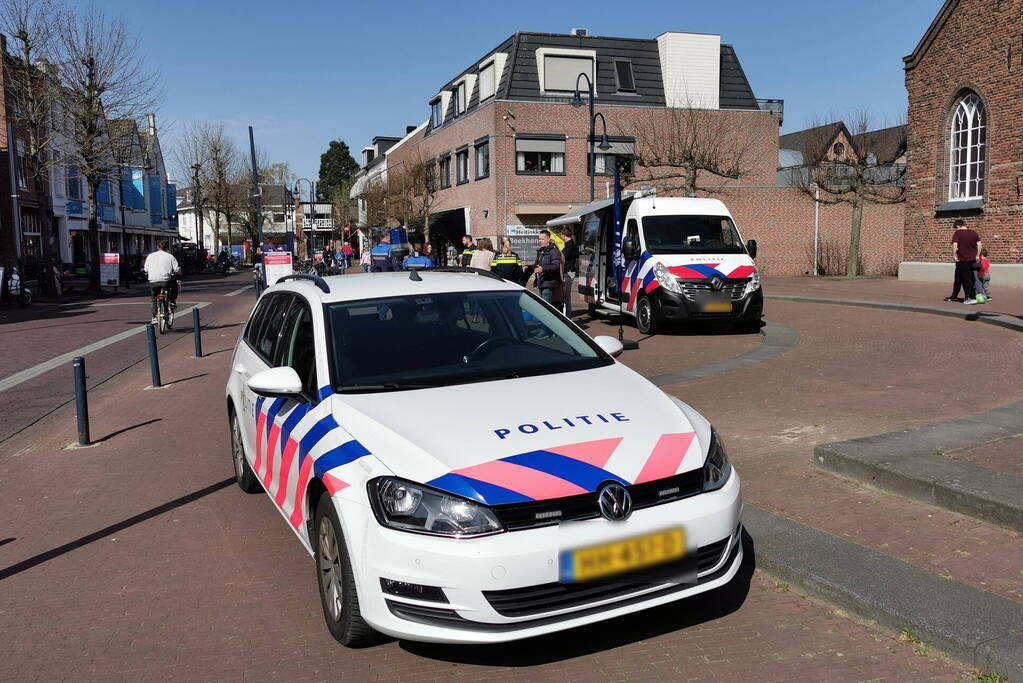 Politie geeft voorlichting aan burgers