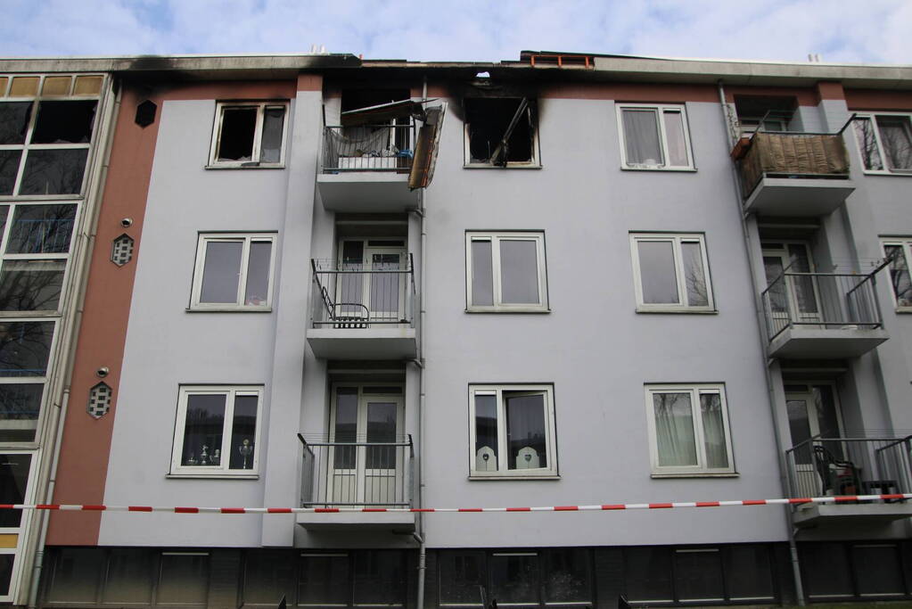 Ravage is enorm na verwoestende brand