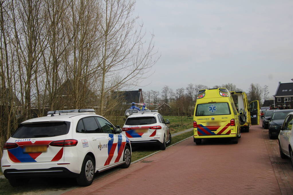 Trauma- en politiehelikopter landen voor incident in woning