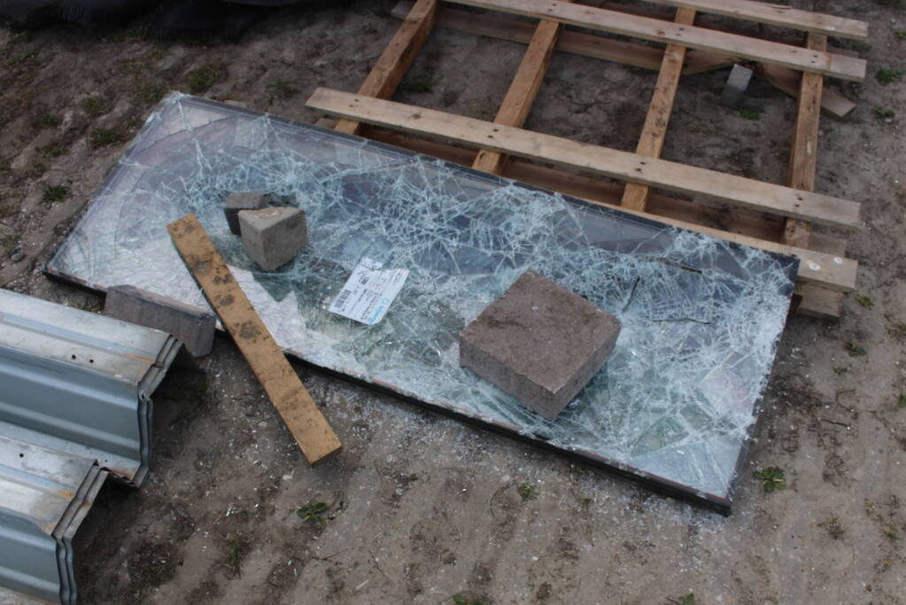 Brand en vernielingen op bouwterrein