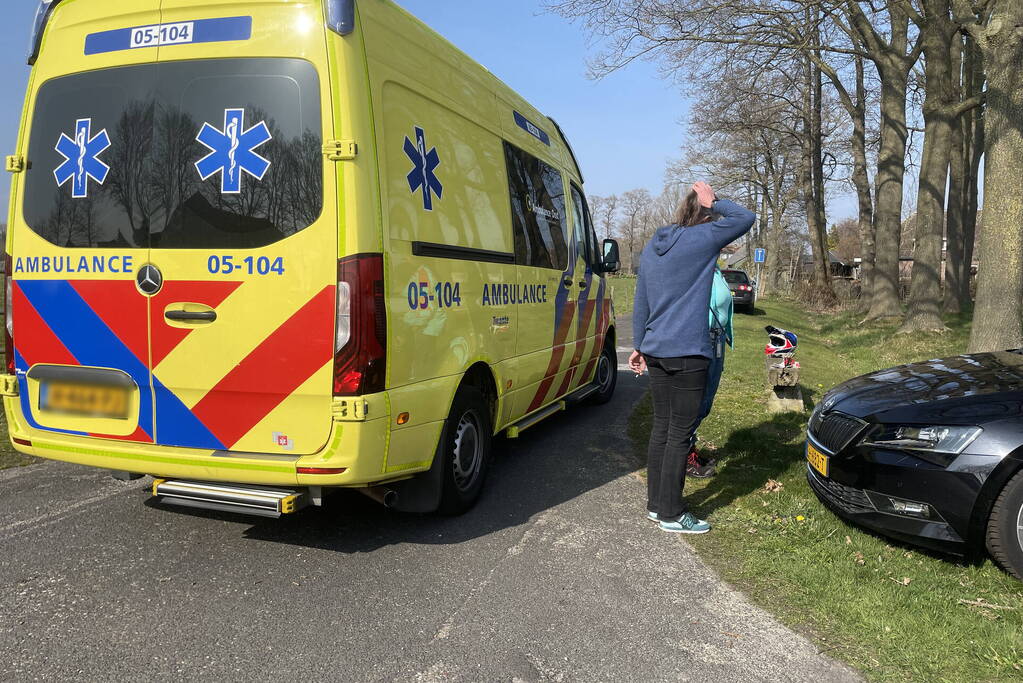 Brommer aangereden door auto