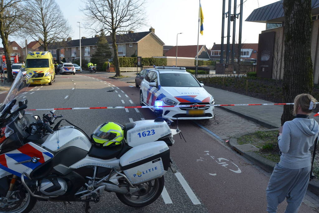 Politie ramt auto na achtervolging