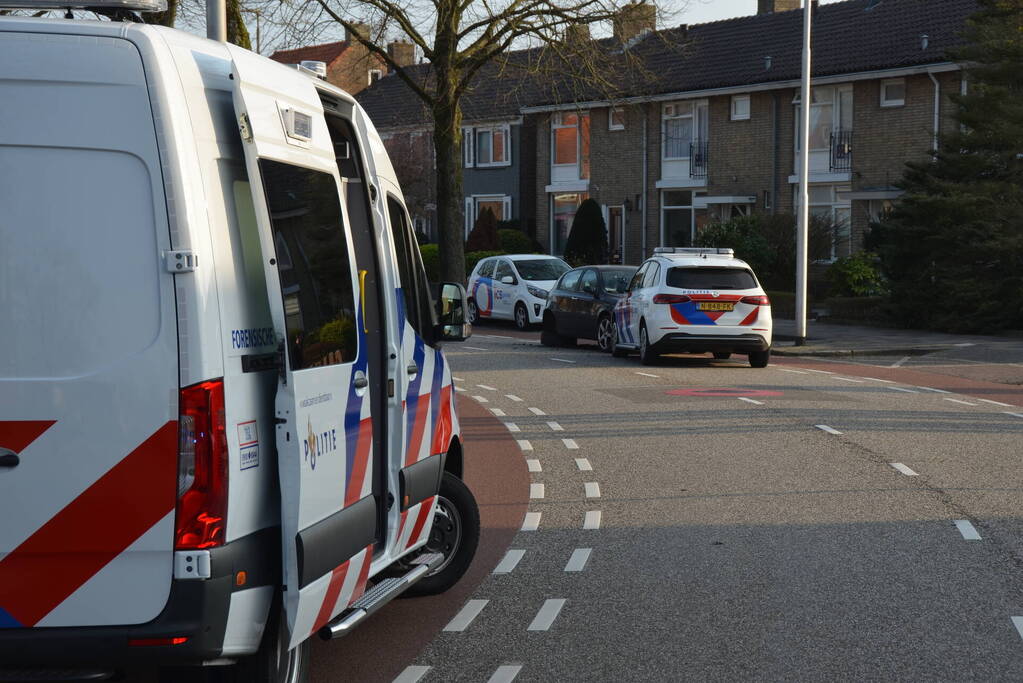 Politie ramt auto na achtervolging