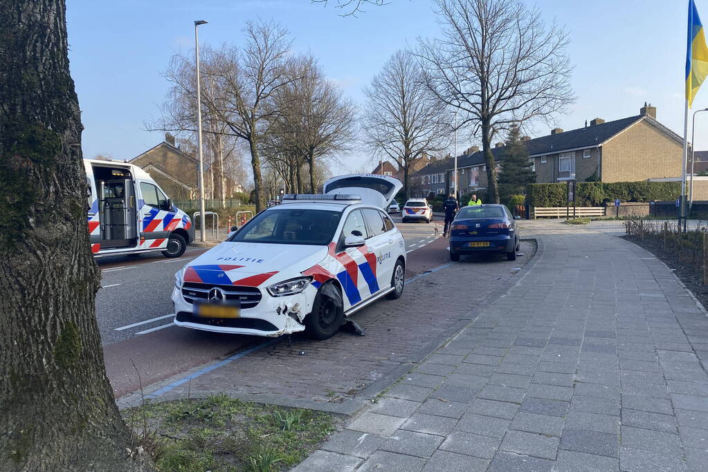 Politie ramt auto na achtervolging