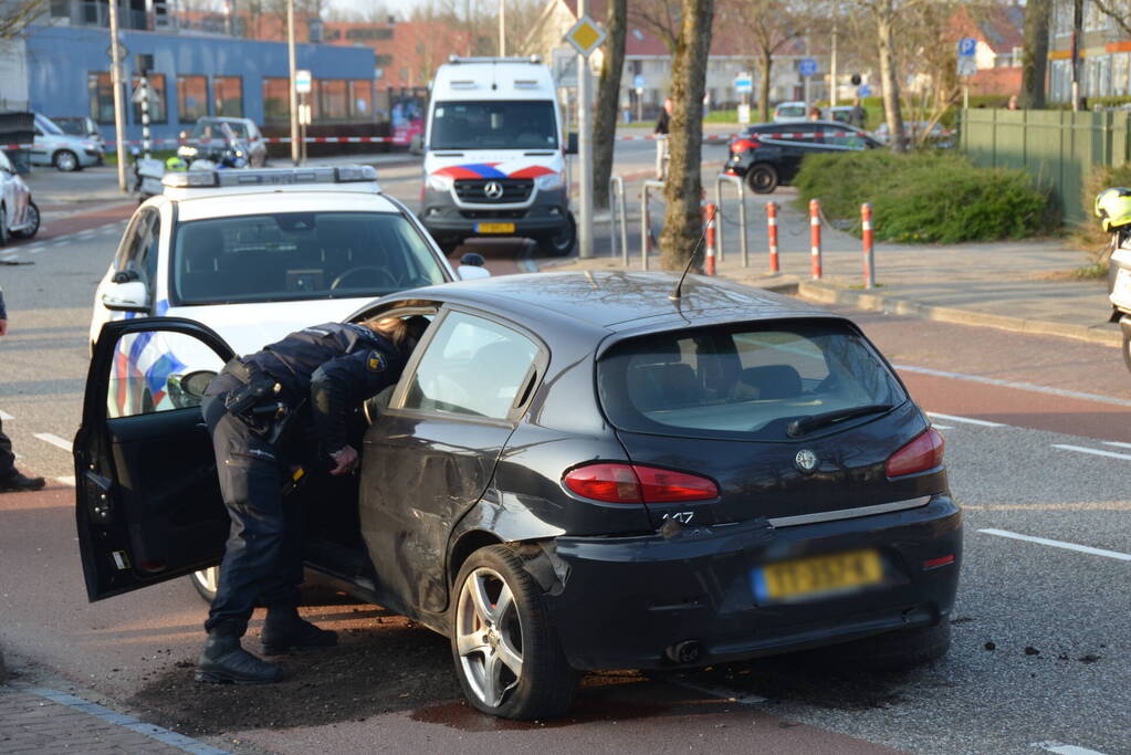 Politie ramt auto na achtervolging