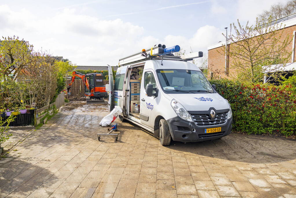 Modderpoel na waterleidingbreuk