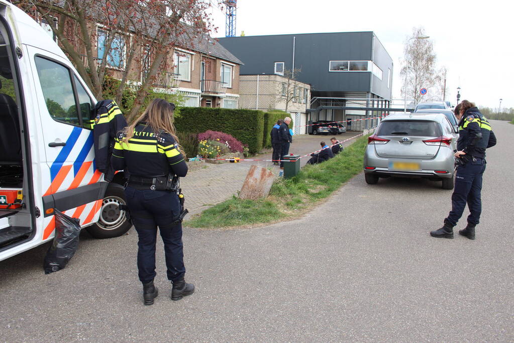Onderzoek naar aantreffen twee stoffelijk overschotten