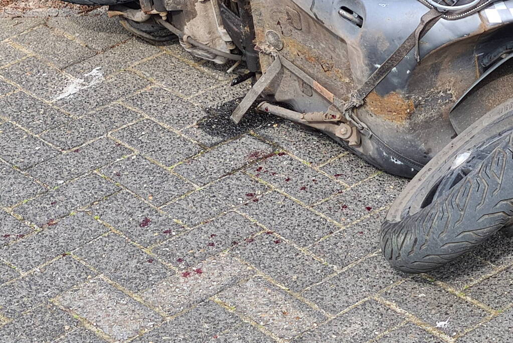Scooter aangetroffen op fietspad na ongeval