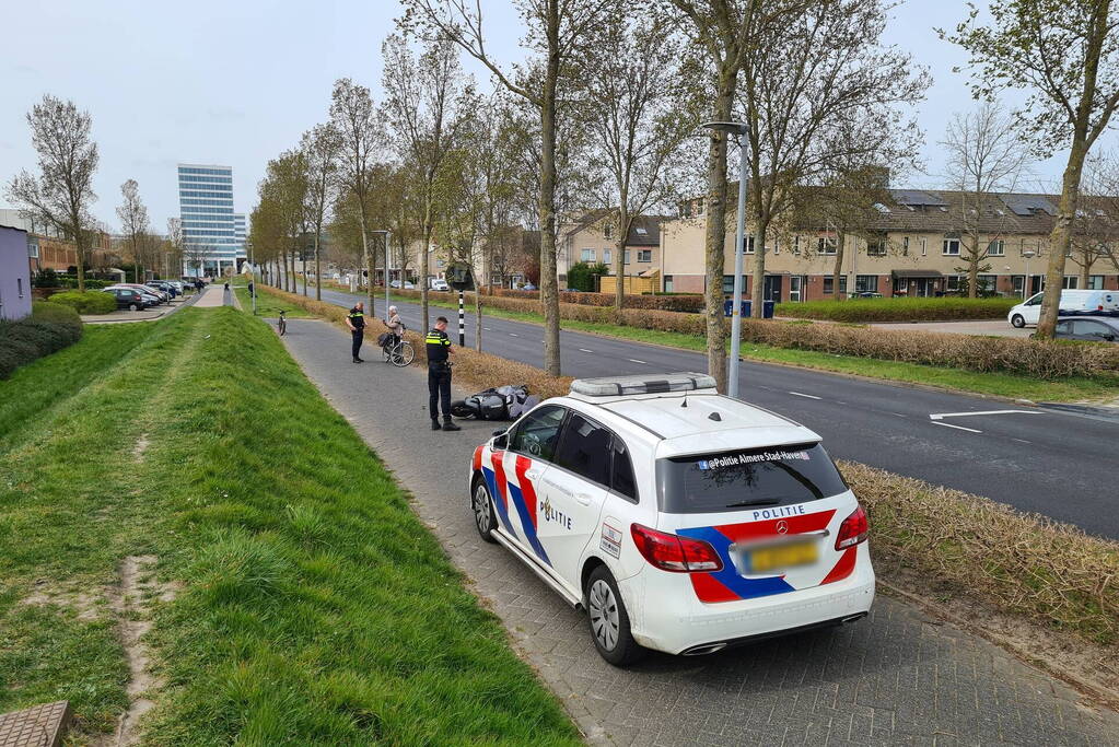 Scooter aangetroffen op fietspad na ongeval