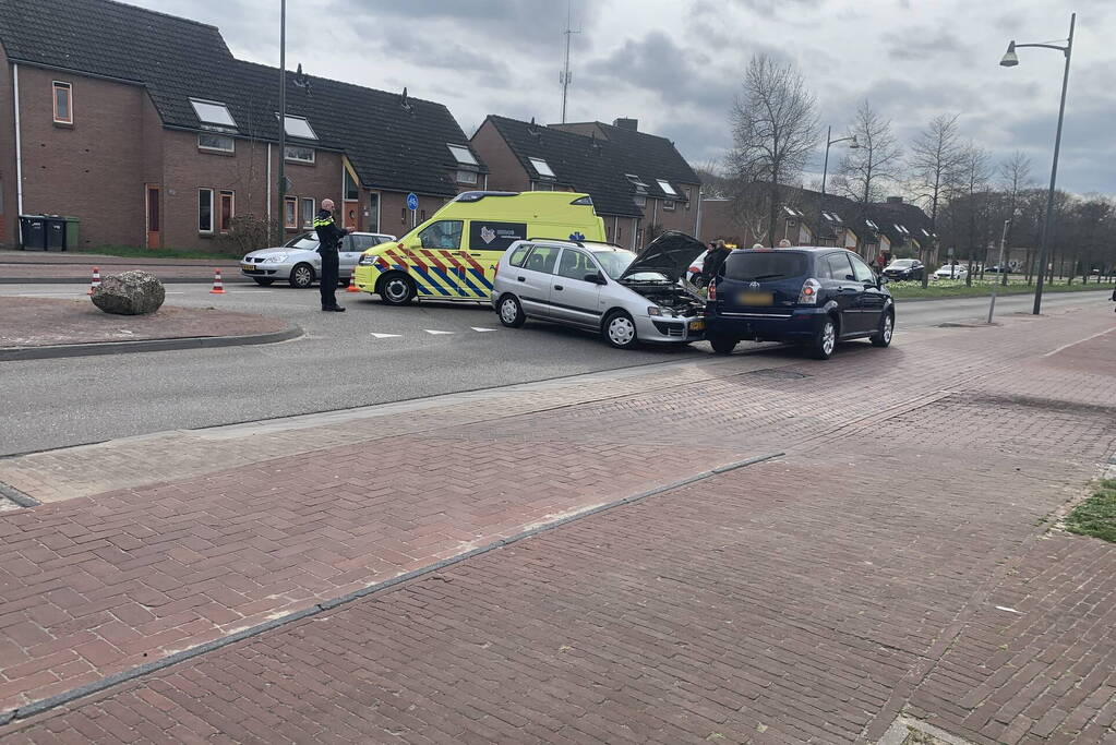 Automobiliste gewond bij aanrijding met andere auto