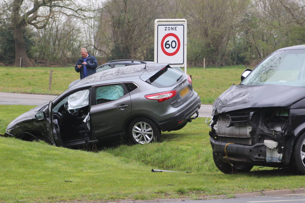 Persoon gewond bij aanrijding op kruising