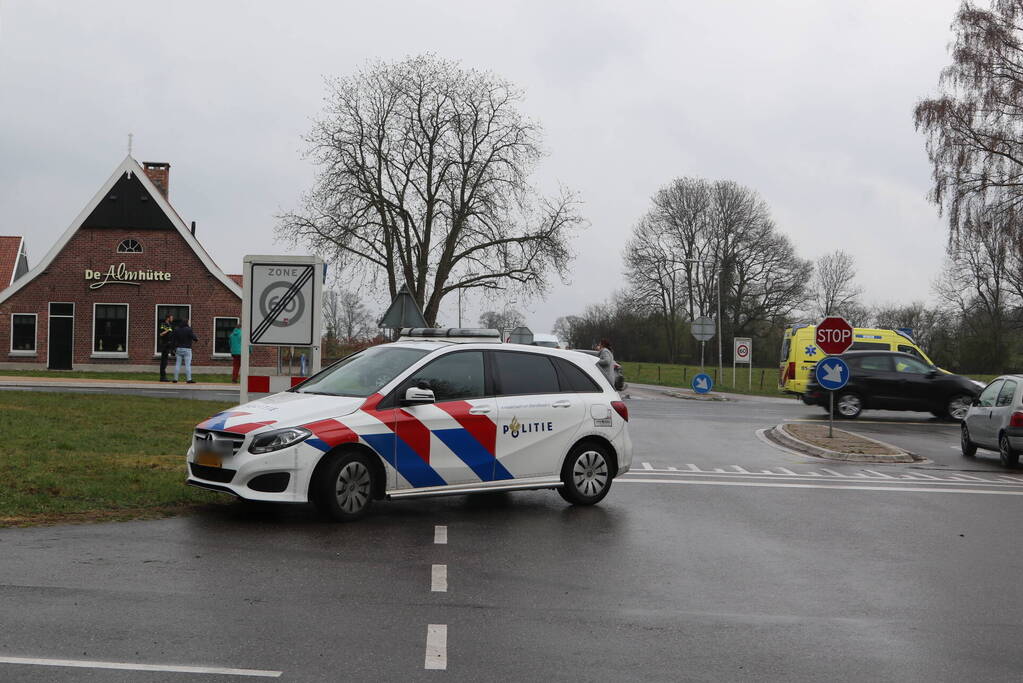 Persoon gewond bij aanrijding op kruising