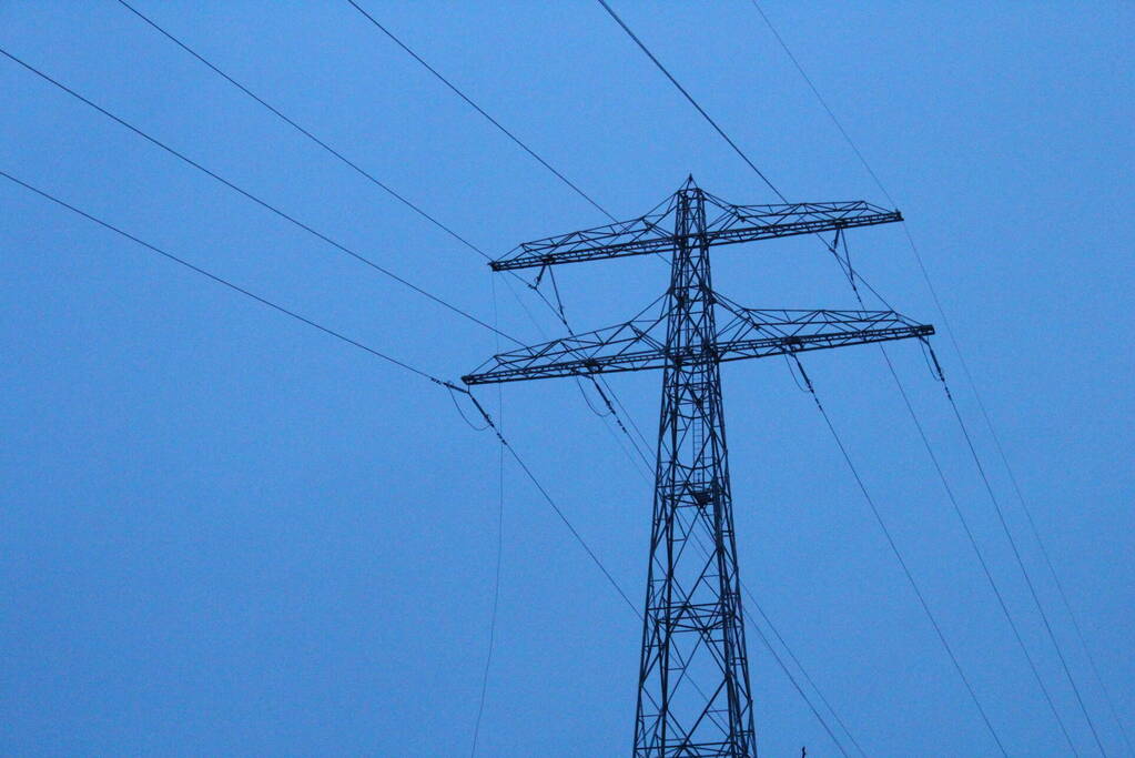 Hoogspanningskabel veroorzaak harde knal
