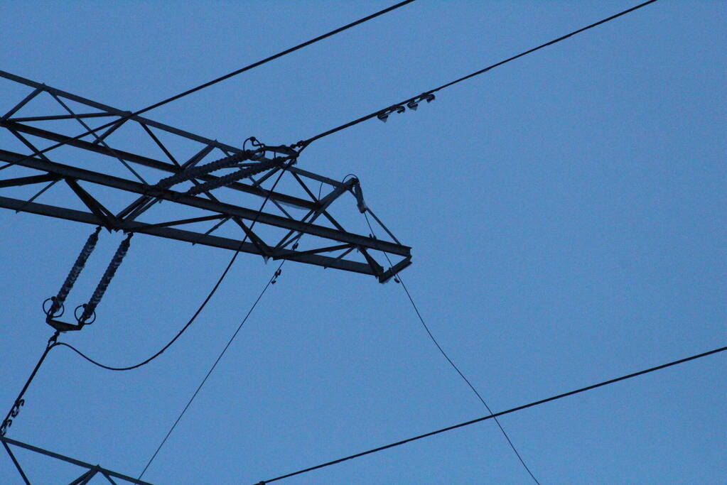 Hoogspanningskabel veroorzaak harde knal