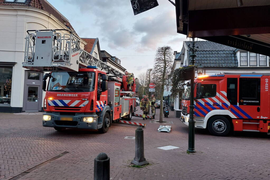 Traumahelikoper landt in voortuin van villa