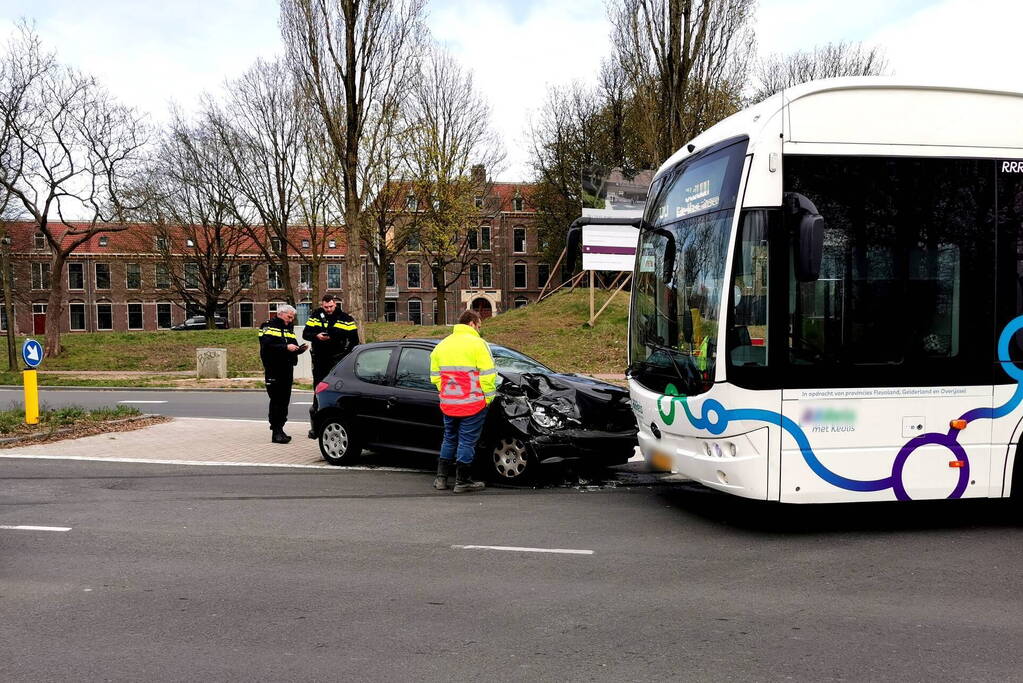 Aanrijding met stadsbus
