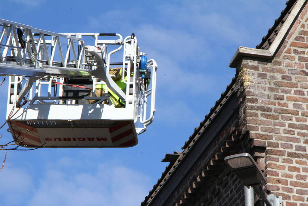 Dakpannen zorgen voor gevaarlijk situatie