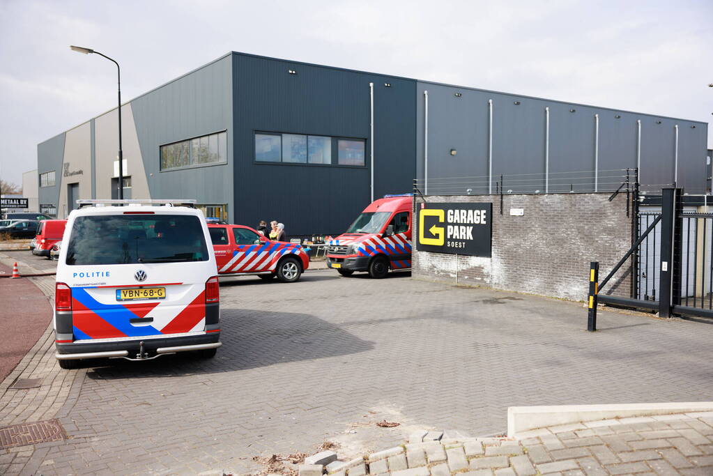 Enorme schade na verwoestende brand in pand garagebedrijf