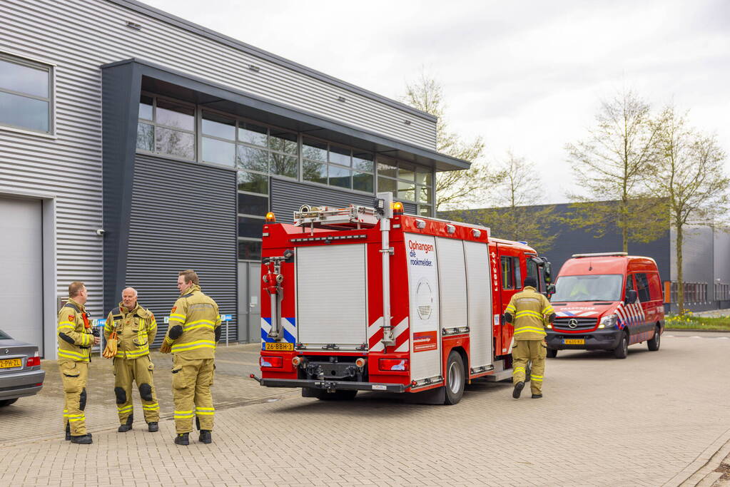 Brandweer verricht nacontrole in pand van Classic Car Ratings