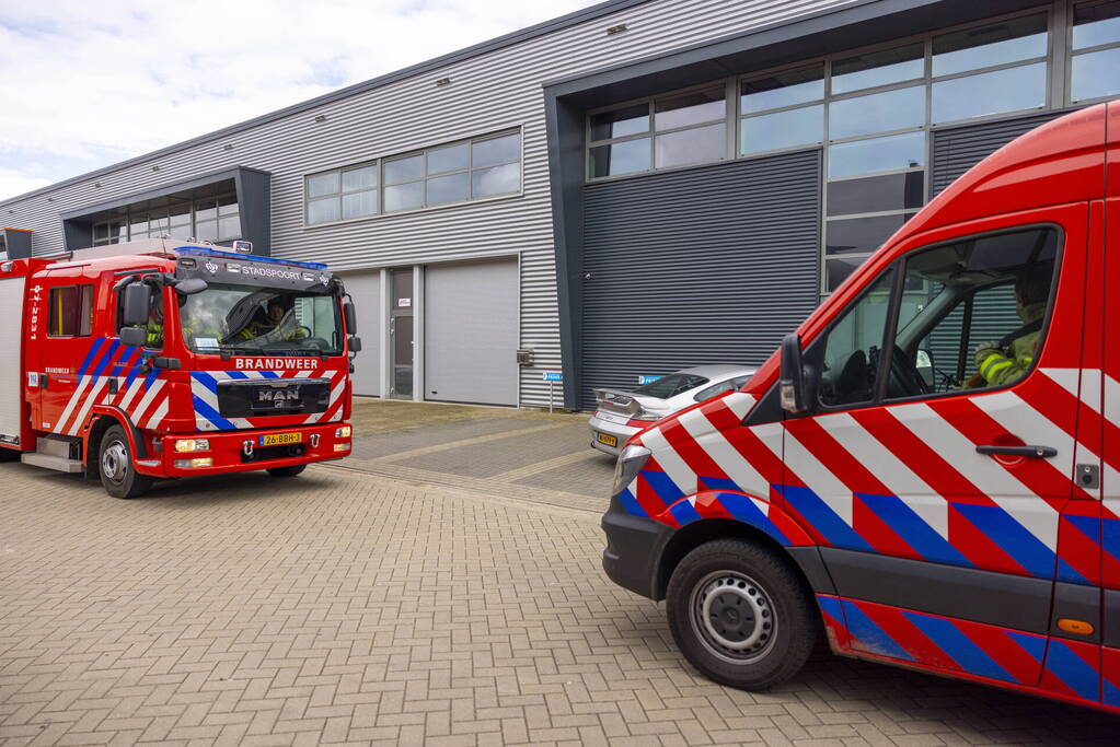 Brandweer verricht nacontrole in pand van Classic Car Ratings