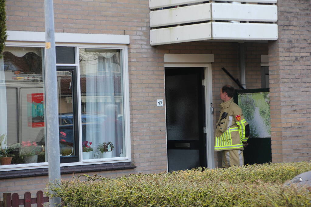 Brandweer verricht metingen na koolstofmonoxide melding