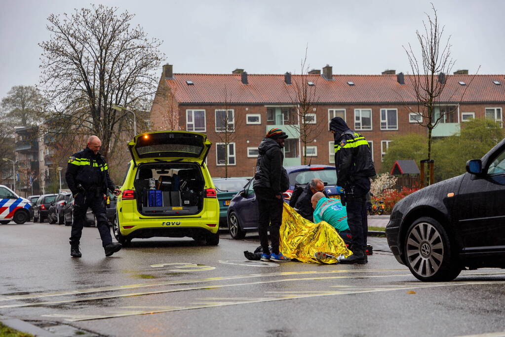 Scooterrijder gaat onderuit en raakt gewond