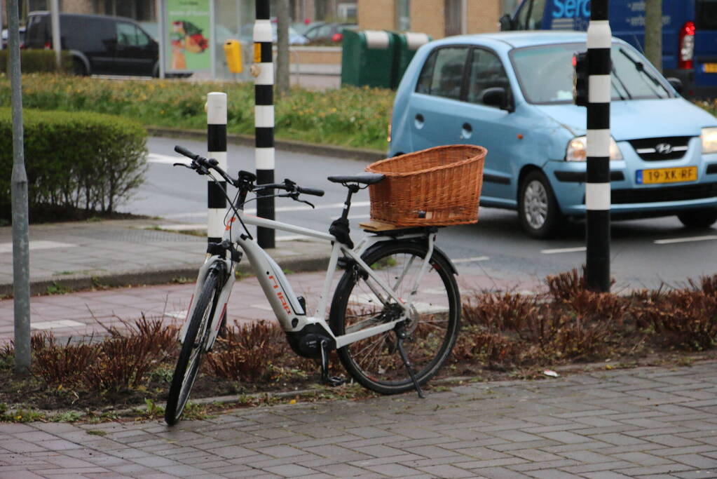 Fietser geschept door automobilist