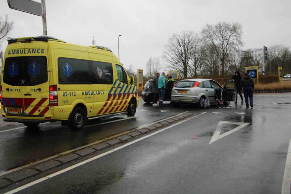 Schade na ongeval op rotonde