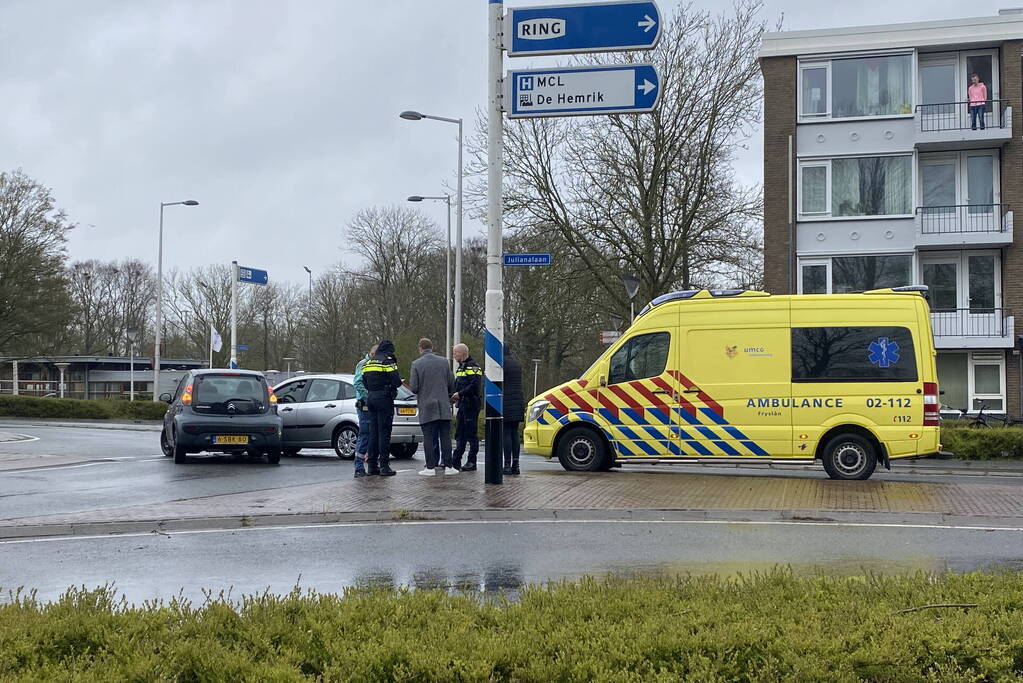 Schade na ongeval op rotonde