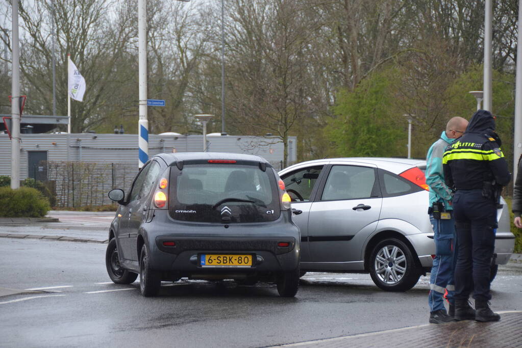 Schade na ongeval op rotonde