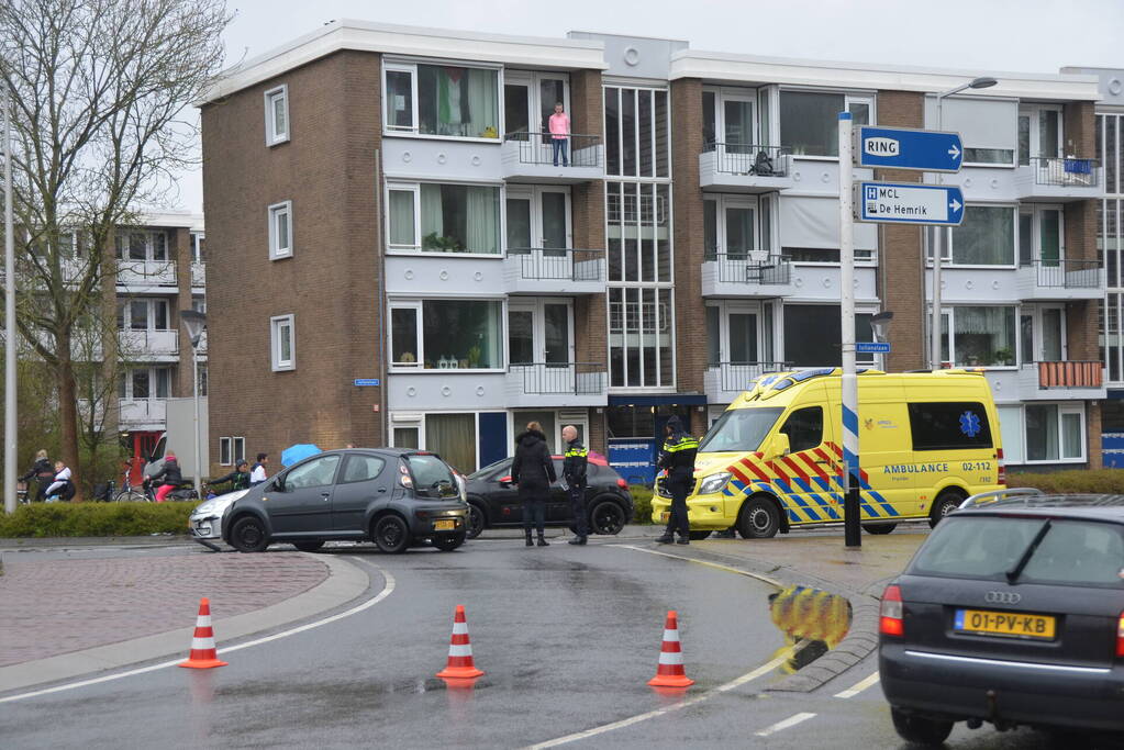 Schade na ongeval op rotonde