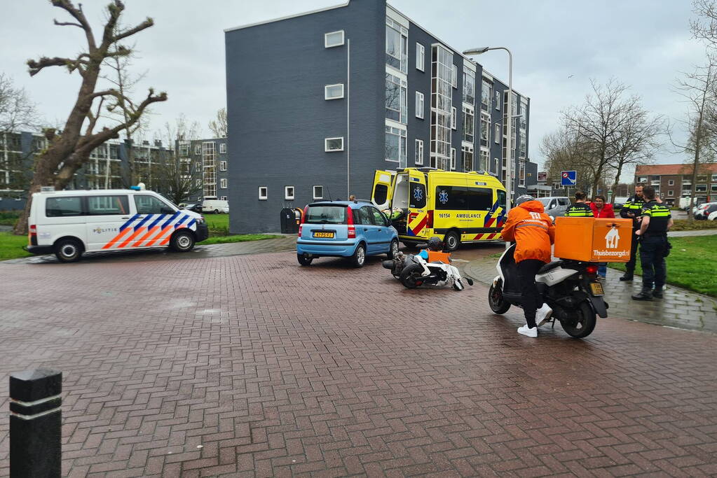 Scooterrijder gewond bij botsing met auto