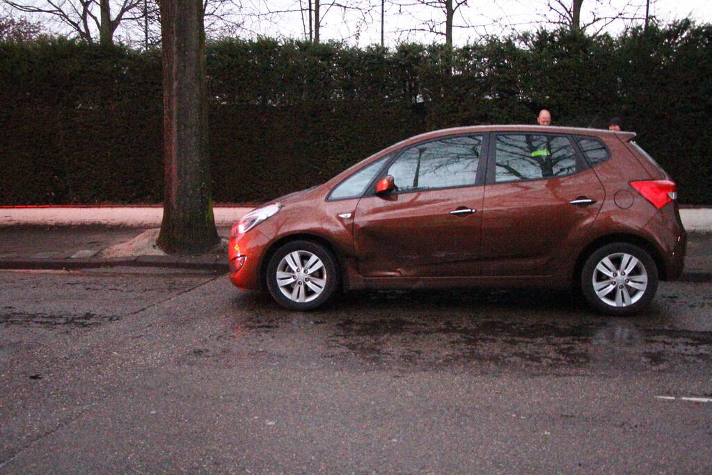 Auto weggesleept na ongeval