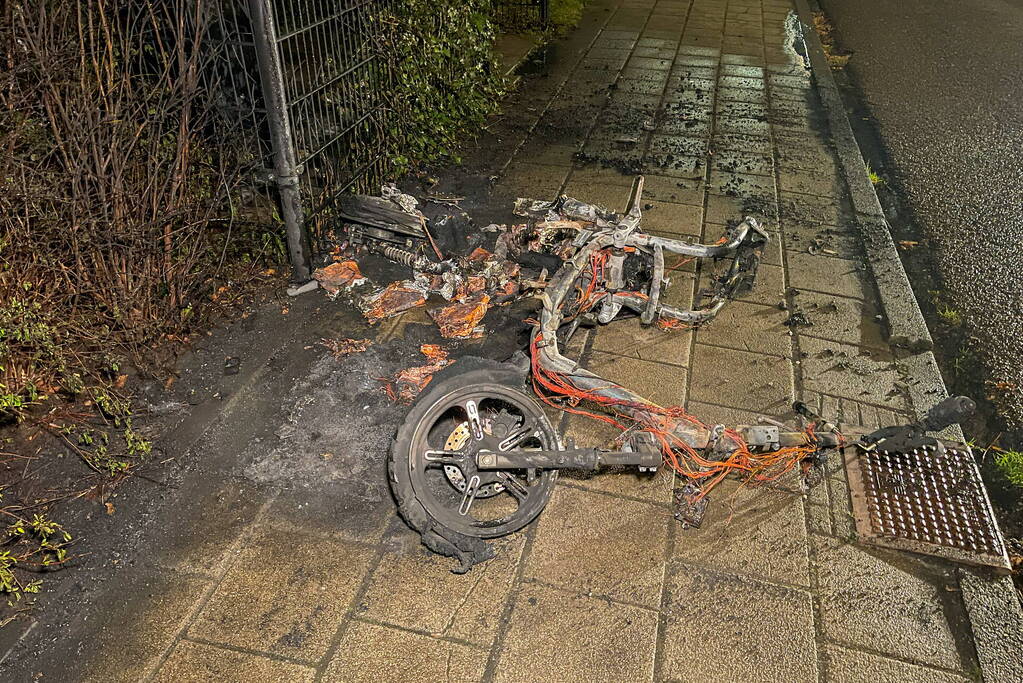 Opnieuw deelscooter in vlammen opgegaan in Soesterkwartier