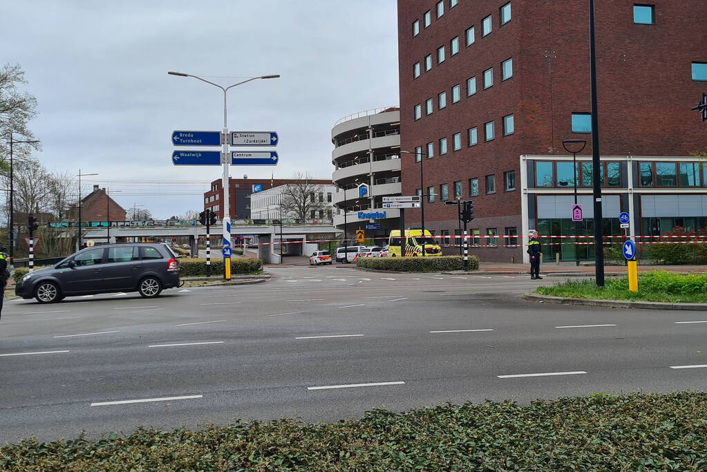 Persoon met verward gedrag uit parkeergarage Knegtel gehaald