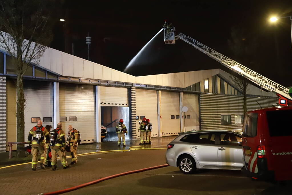 Grote brand bij afvalverwerkingsbedrijf