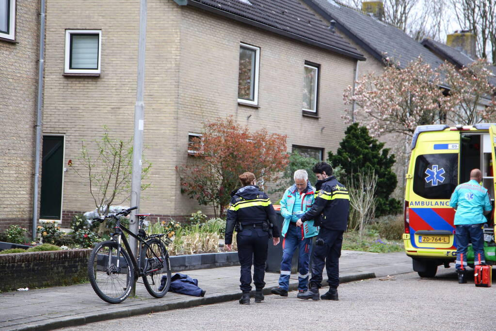 Jongeman raakt gewond na val van fiets
