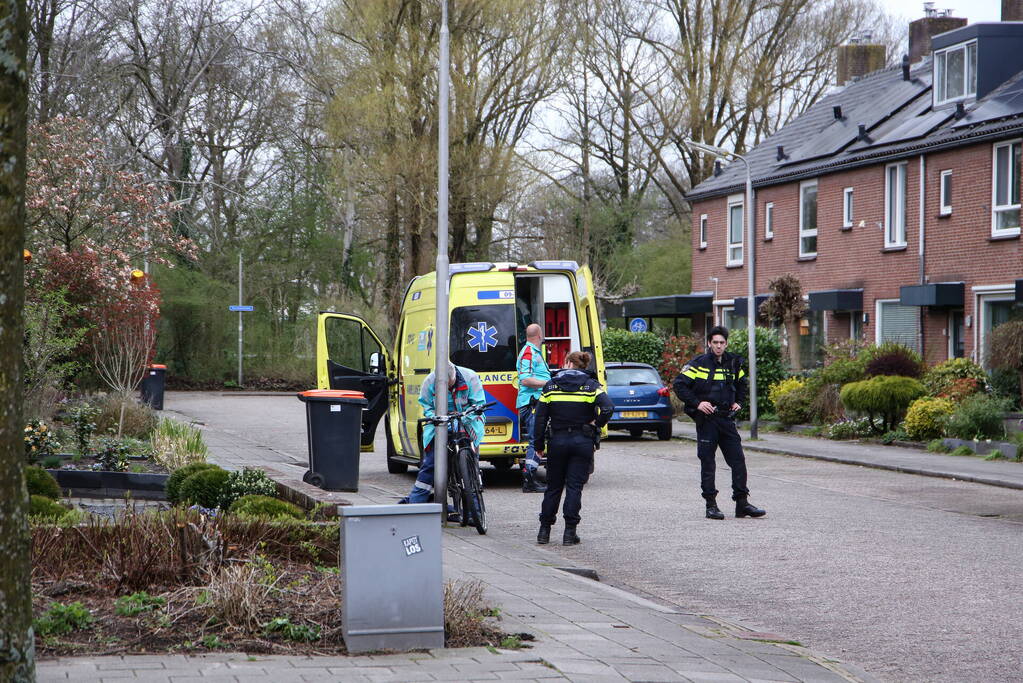 Jongeman raakt gewond na val van fiets