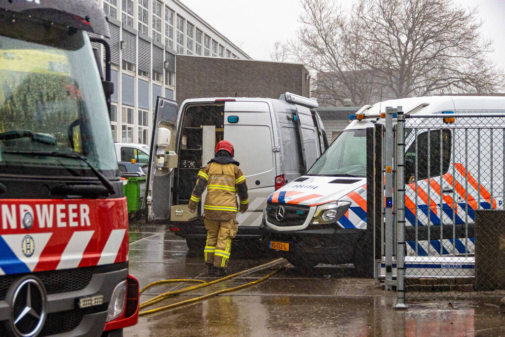 Explosieven aangetroffen in auto na inbeslagname