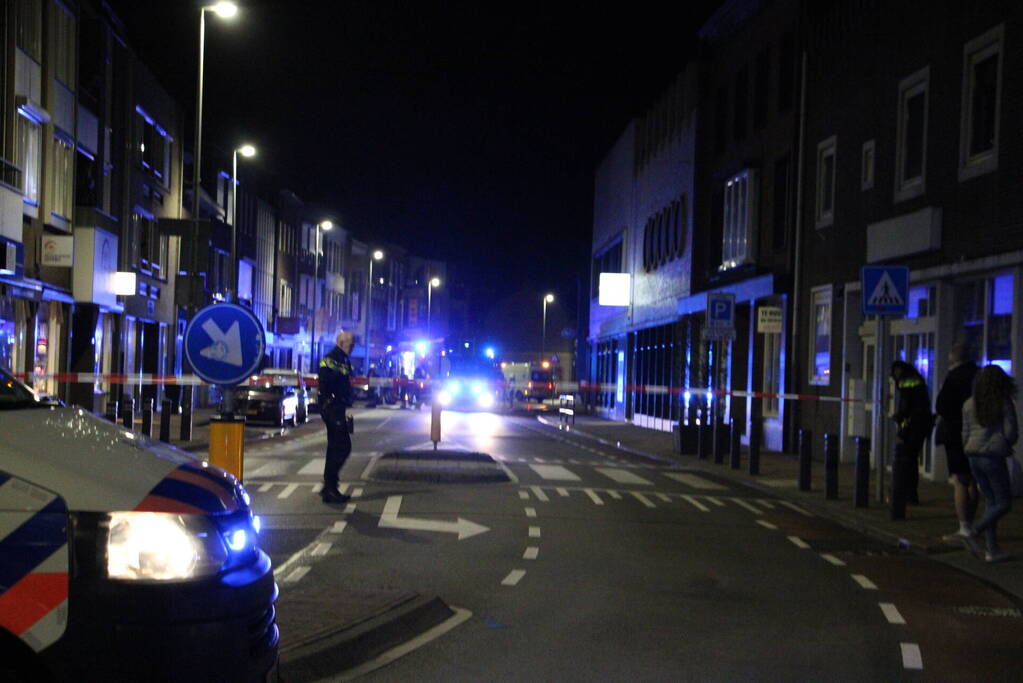 Straat afgesloten na brand