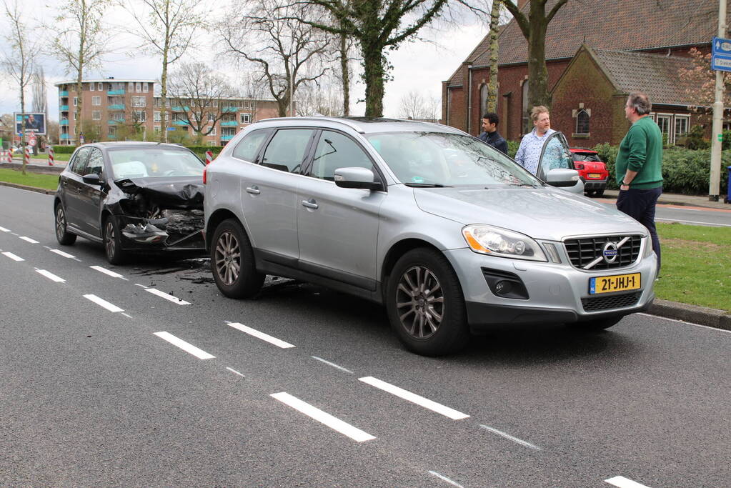 Veel schade bij kop-staart botsing