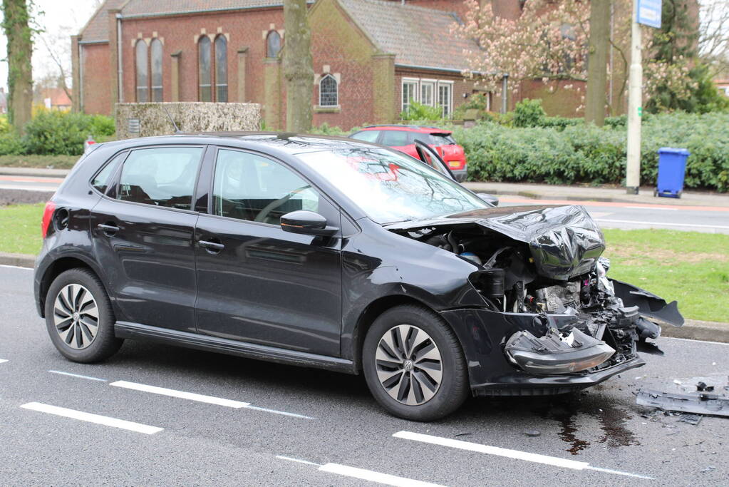 Veel schade bij kop-staart botsing