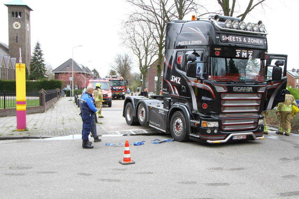 Vrachtwagen verliest dieseltank
