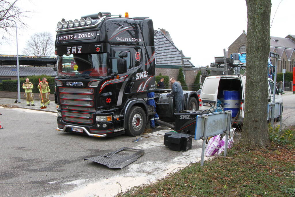 Vrachtwagen verliest dieseltank