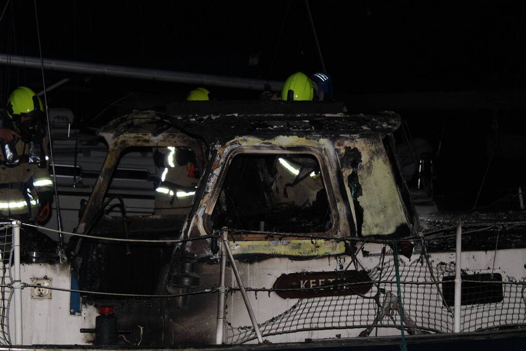 Uitslaande brand in zeiljacht