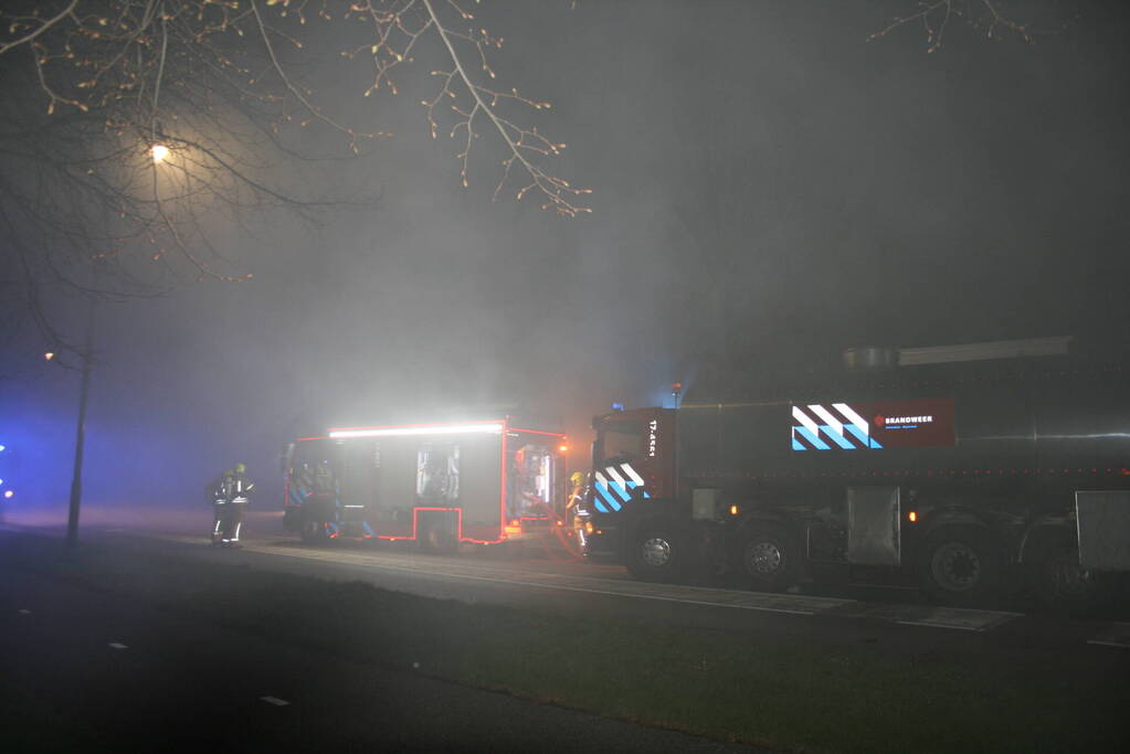 Grote uitslaande brand verwoest vrijstaande woning
