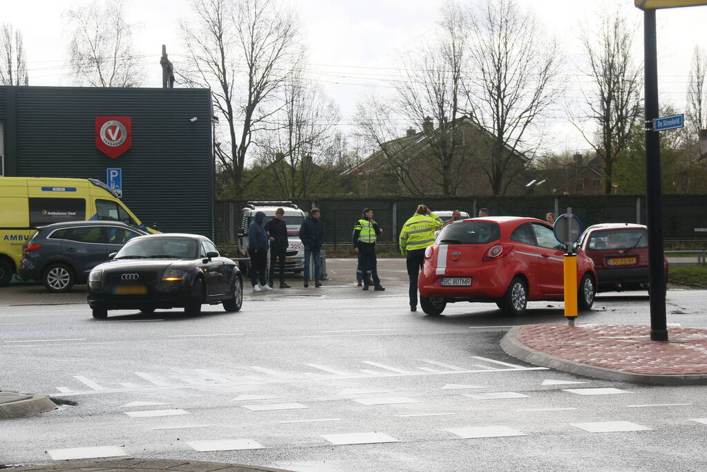 Schade na ongeval op kruising